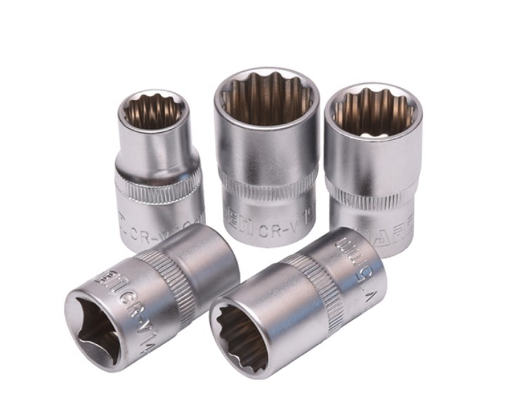 LOKMA ANAHTAR VE SOKET SETİ 32 PARÇA 1/2''