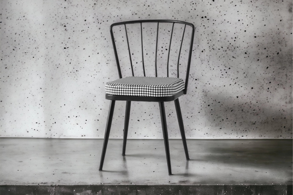 SANDALYE GÜNEŞLİ SİYAH İSKELET 44x44x83CM