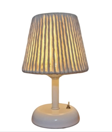 MASA LAMBASI BEYAZ GÖVDE MAKROME BAŞLIK