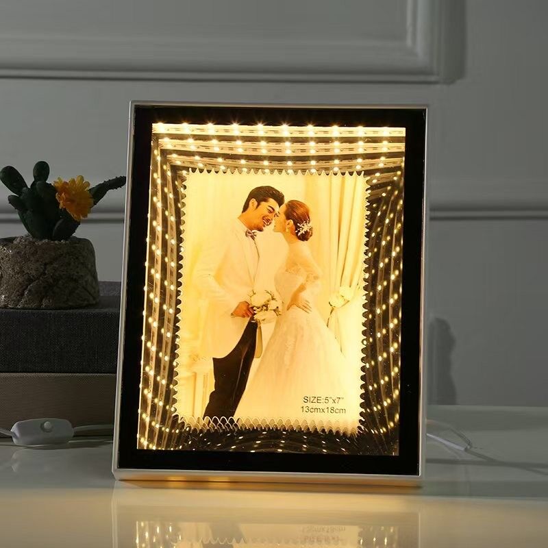 RESİM ÇERÇEVE 20X25 CM LED IŞIKLI USB