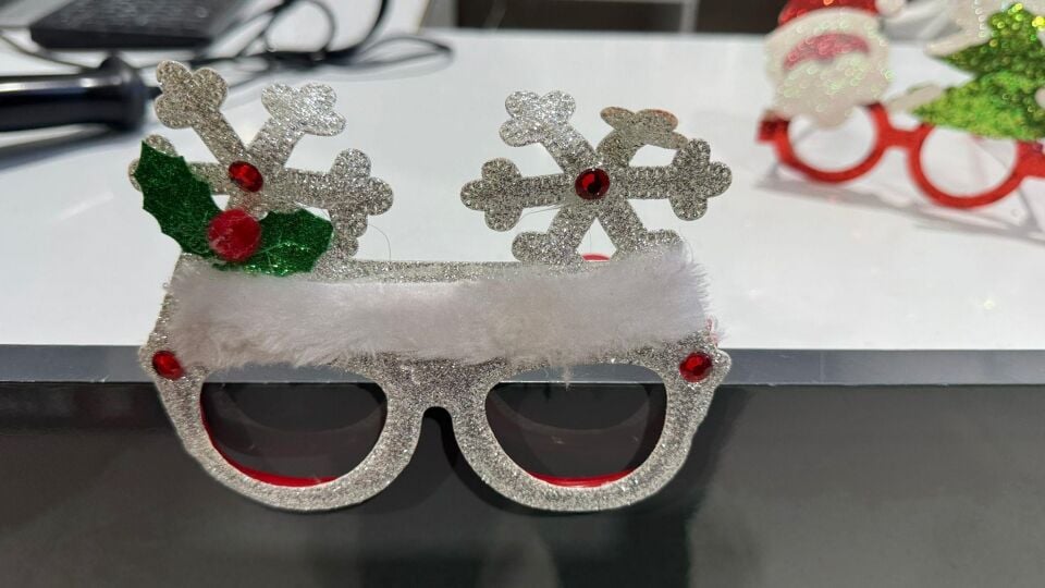 YILBAŞI PARTİ GÖZLÜK