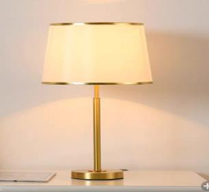 ABAJUR ALTIN GÖVDE SARI ÇİZGİ DETAY BŞLK BEYAZ