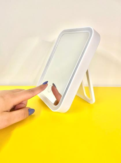 LED IŞIKLI MAKYAJ AYNASI