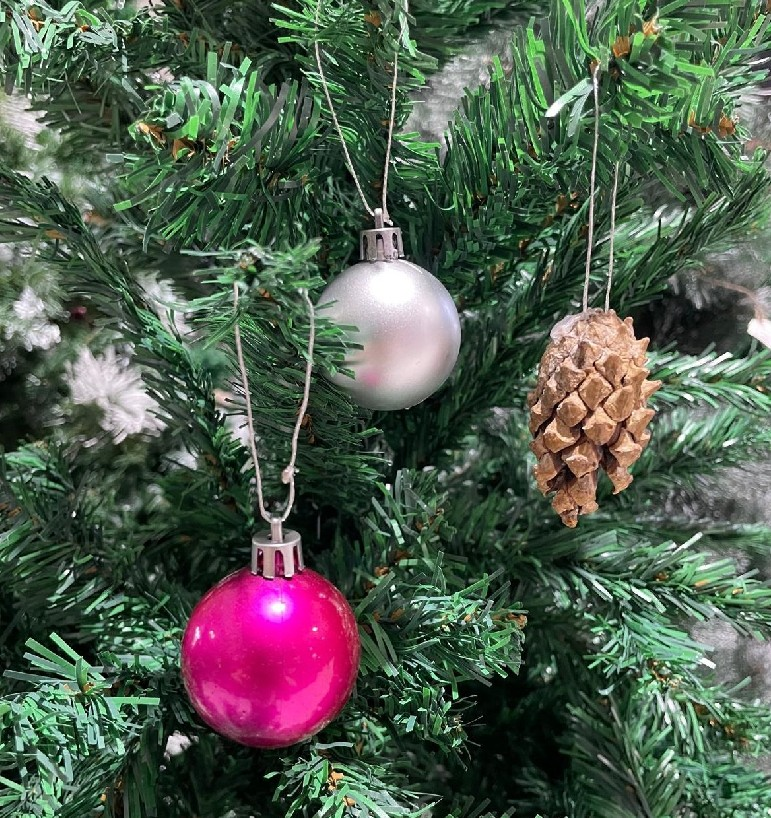 YILBAŞI SÜSÜ TOP KOZALAK KARIŞIK 4CM 12Lİ