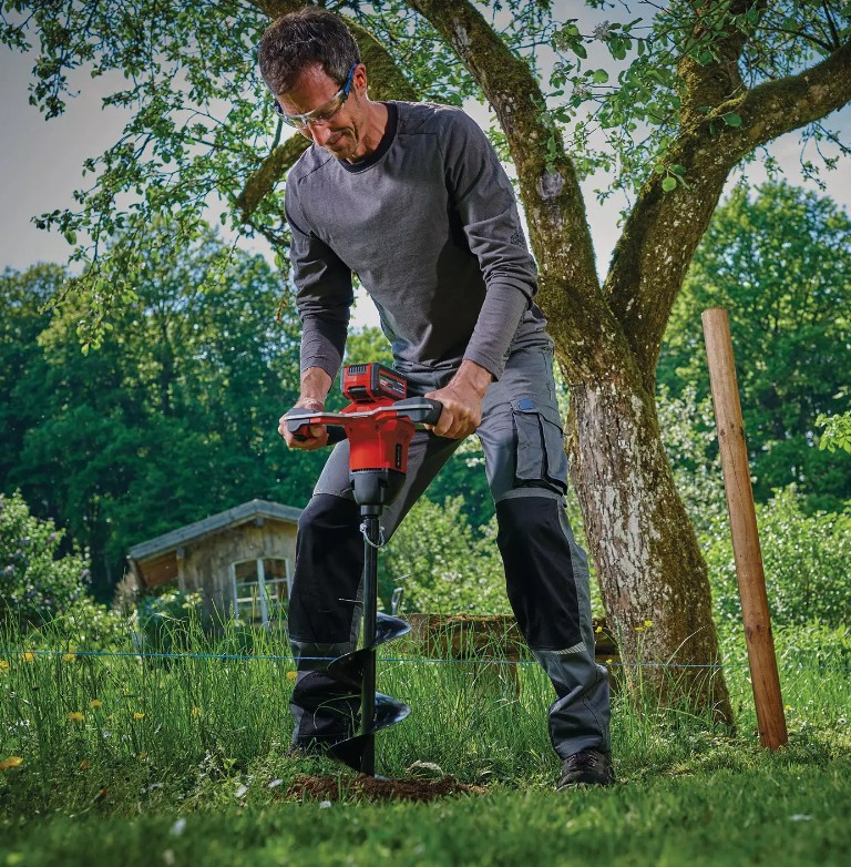 AKÜLÜ TOPRAK BURGU MAKİNESİ GP-EA 18/150 LI BL