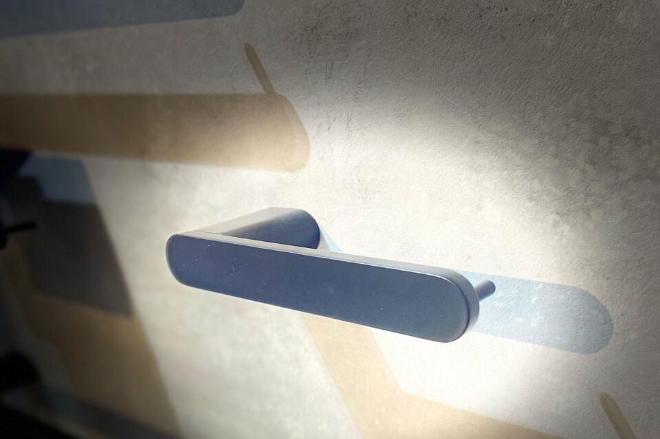 OVALIN KAĞITLIK SİYAH